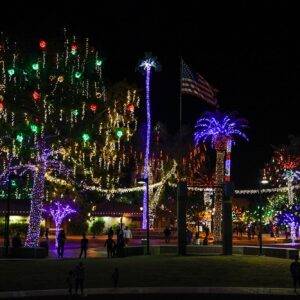 Celebrate-the-Season-in-Downtown-Glendale-this-December-1